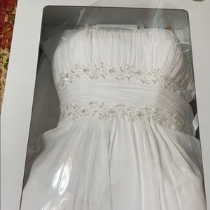 Strapless wedding dress